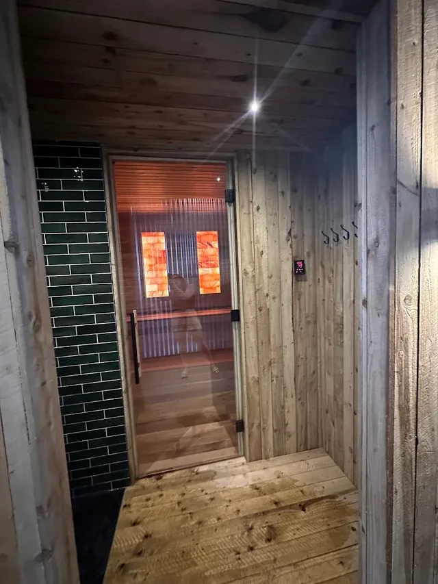 Sauna + Stretch